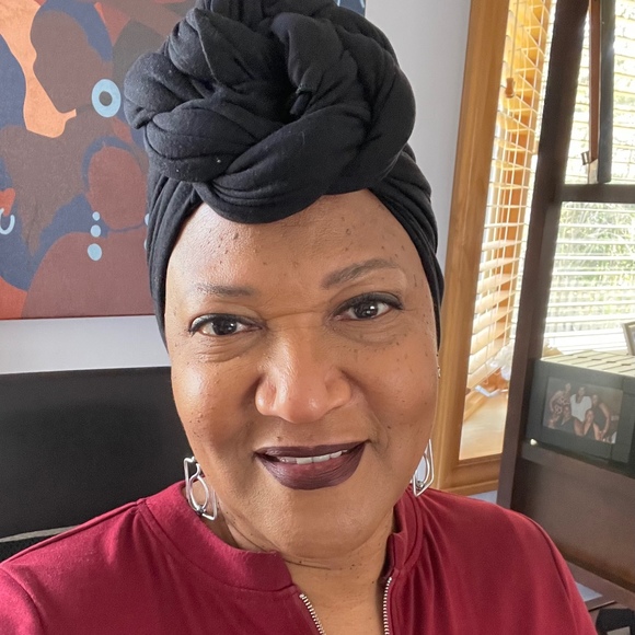 Meet your Posher, Michelle - Picture 1 of 1